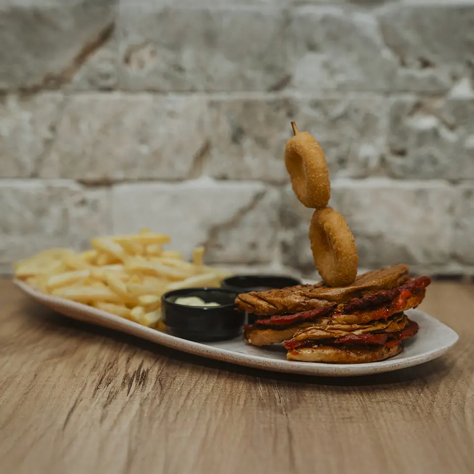 Sucuklu Tost